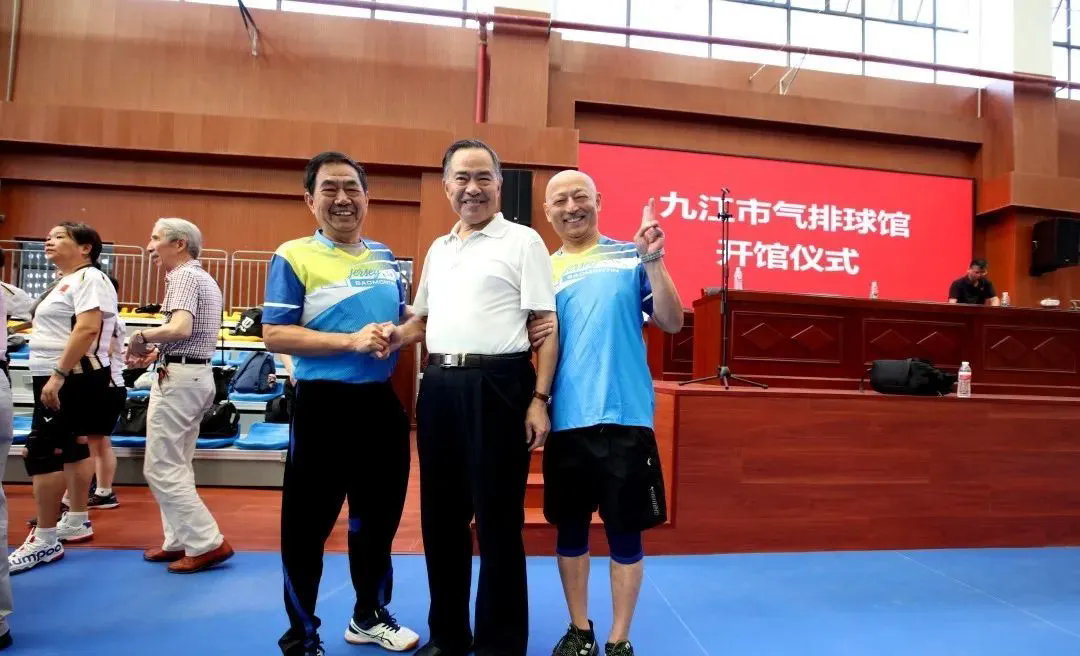 携手并进，，共创将来 | 市国控集团与遵义职业大学签署战术合作和谈